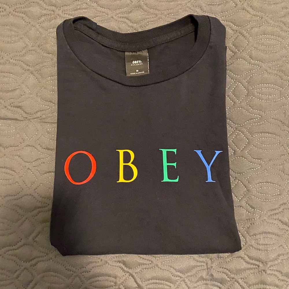 Obey t shirt
